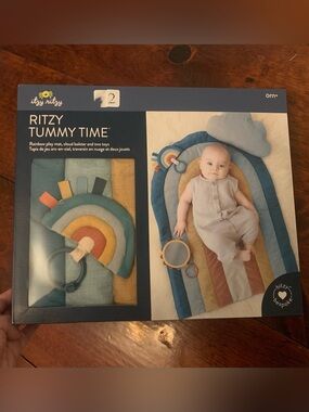 NWT Itzy Ritzy Rainbow Tummy Time Playmat